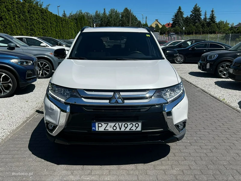 Mitsubishi Outlander 4