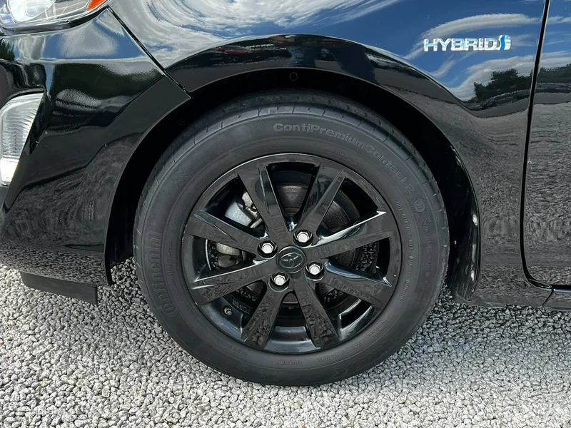 Toyota Prius+ XW50 4