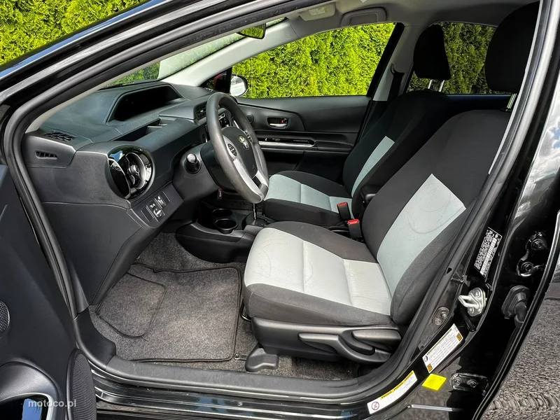 Toyota Prius+ XW50 9