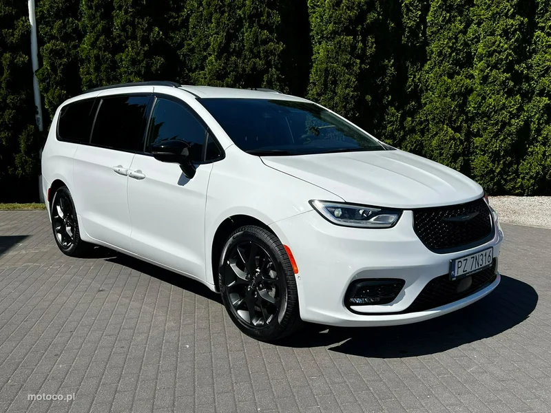 Chrysler Pacifica 2