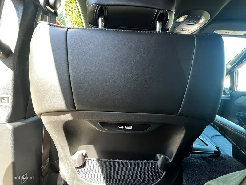 Chrysler Pacifica 14