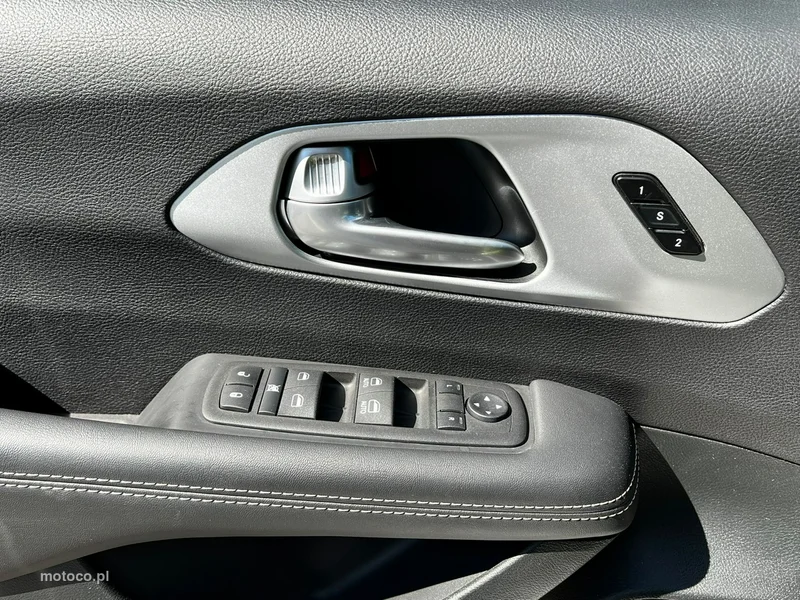 Chrysler Pacifica 20