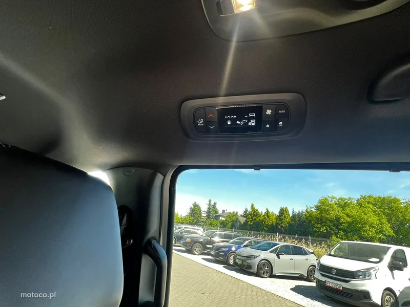 Chrysler Pacifica 21