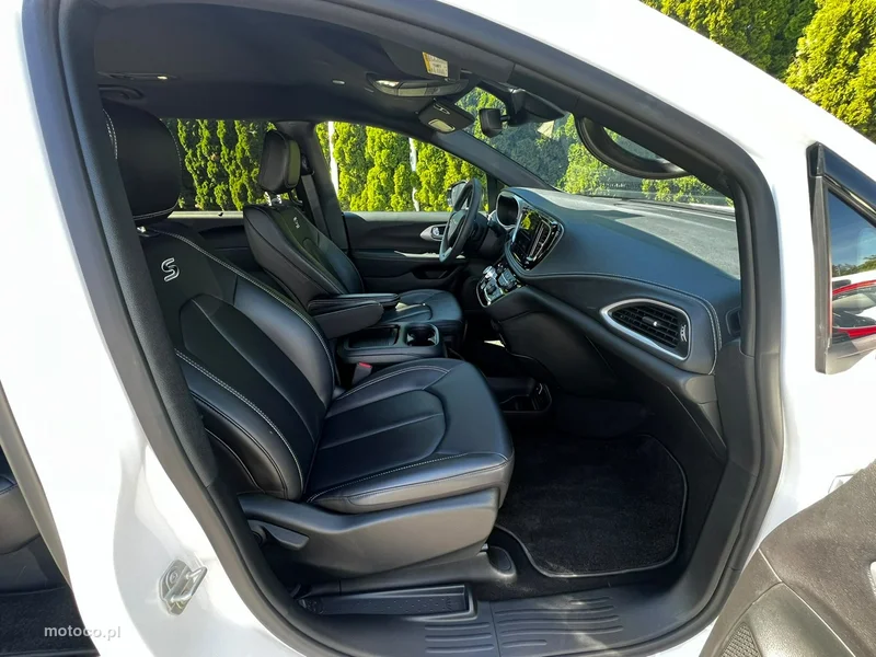 Chrysler Pacifica 22