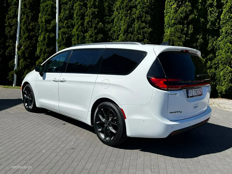 Chrysler Pacifica 4