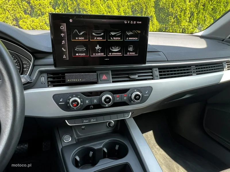 Audi A4 B9 10