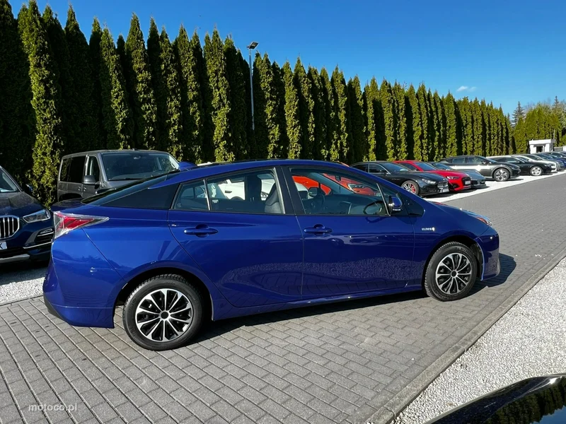 Toyota Prius XW50 3