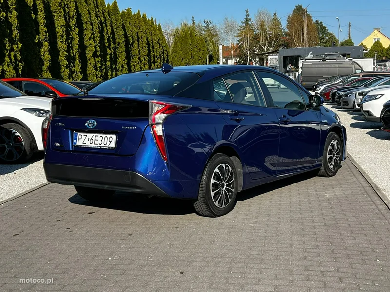 Toyota Prius XW50 4