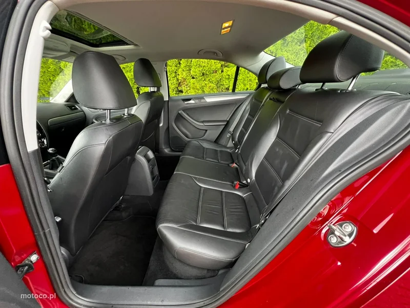Volkswagen Jetta VI 13