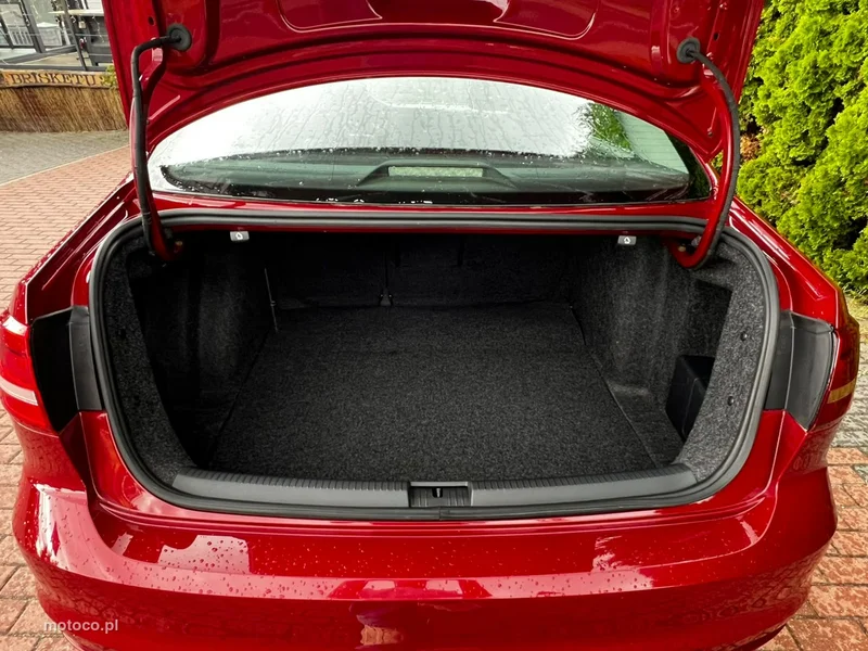 Volkswagen Jetta VI 14