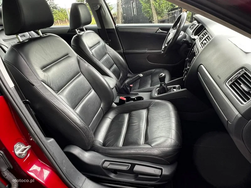 Volkswagen Jetta VI 17