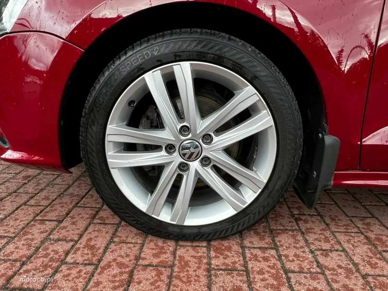 Volkswagen Jetta VI 3