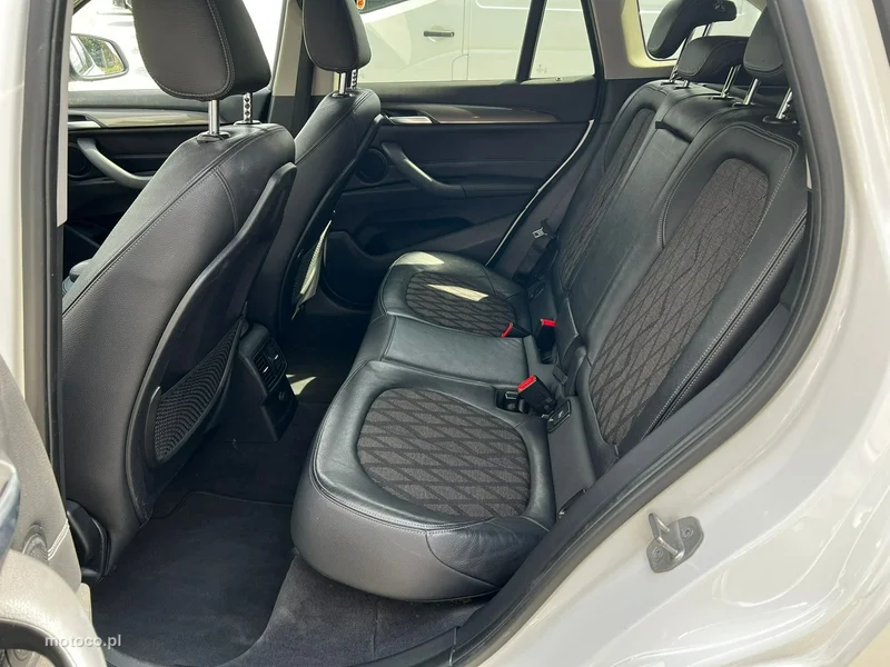BMW X1 F48 11
