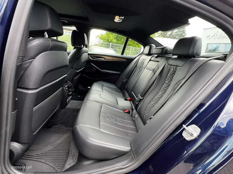 BMW Seria 5 G30 M550i 11