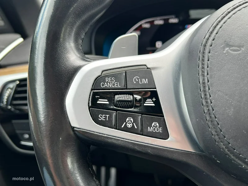 BMW Seria 5 G30 M550i 19