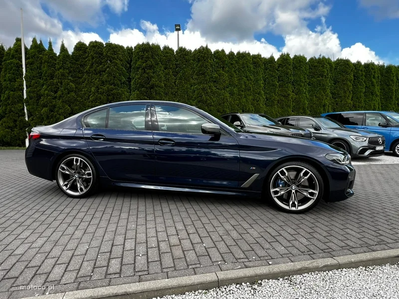 BMW Seria 5 G30 M550i 3