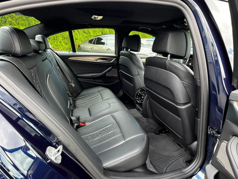 BMW Seria 5 G30 M550i 21