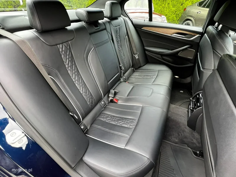 BMW Seria 5 G30 M550i 22