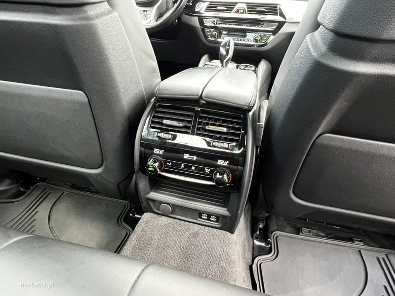 BMW Seria 5 G30 M550i 23
