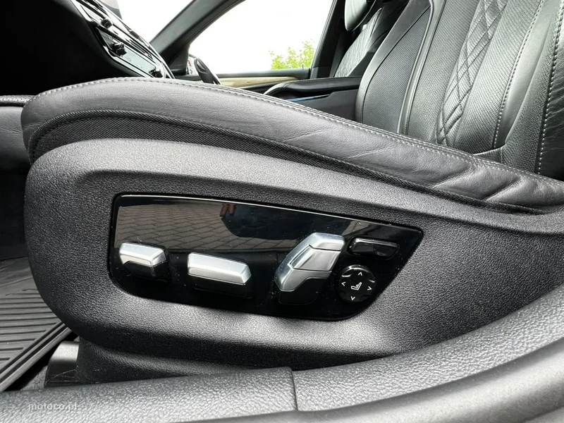 BMW Seria 5 G30 M550i 10