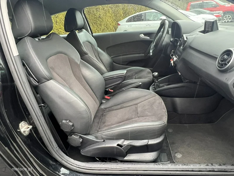 Audi A1 8X 13