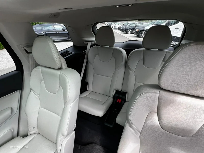 Volvo XC 90 13