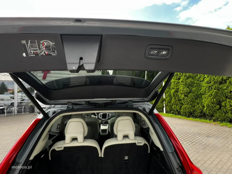 Volvo XC 90 17