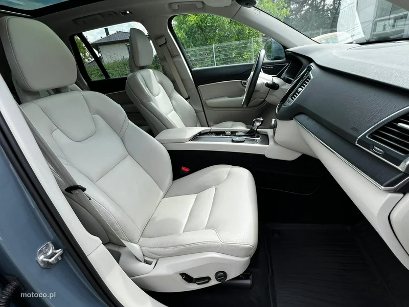 Volvo XC 90 19