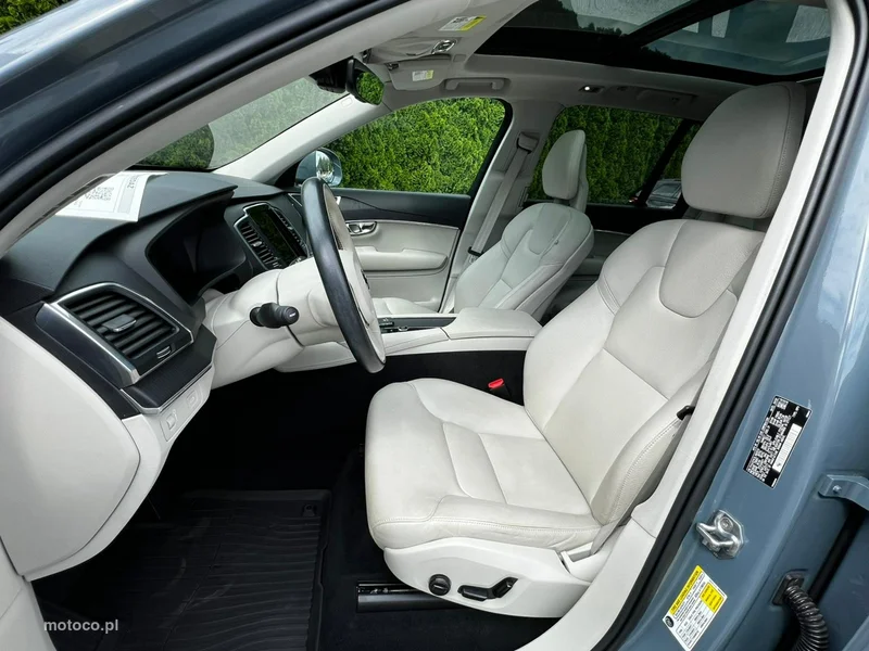 Volvo XC 90 8