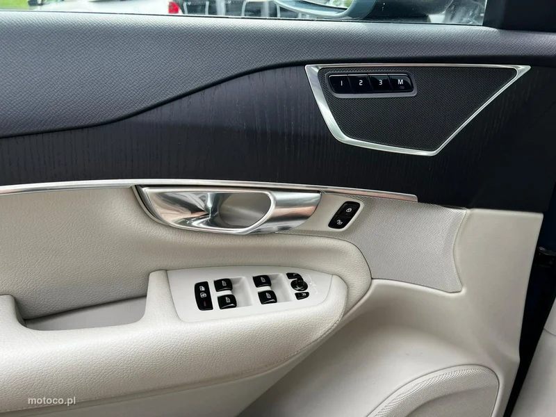 Volvo XC 90 10