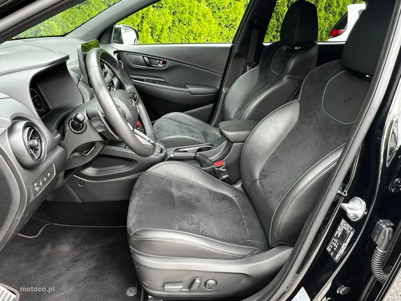 Hyundai KONA 11