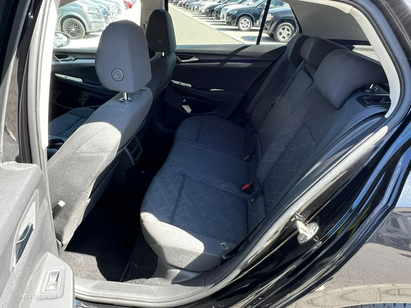 Volkswagen Golf VIII 16