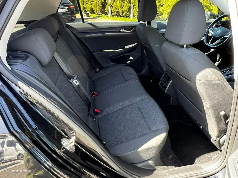 Volkswagen Golf VIII 18