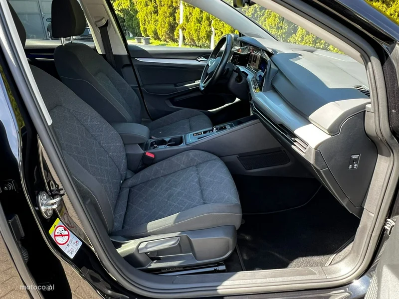 Volkswagen Golf VIII 19