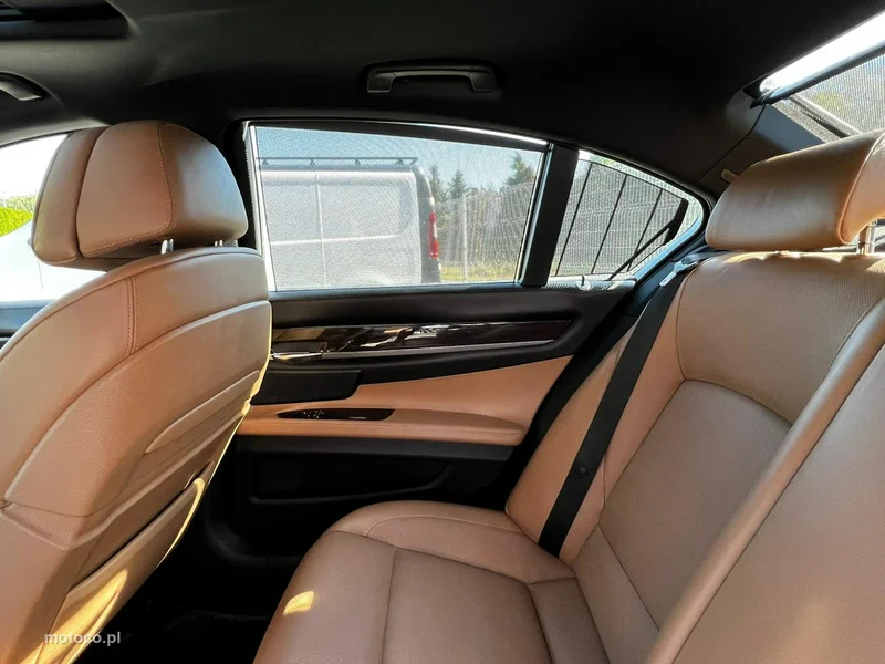 BMW Seria 7 F01 730 13