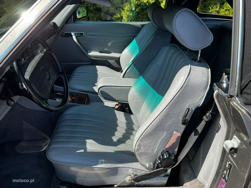 Mercedes-Benz SL R107 SL 560 16