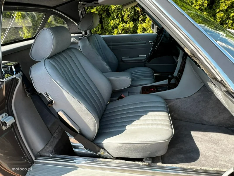 Mercedes-Benz SL R107 SL 560 17