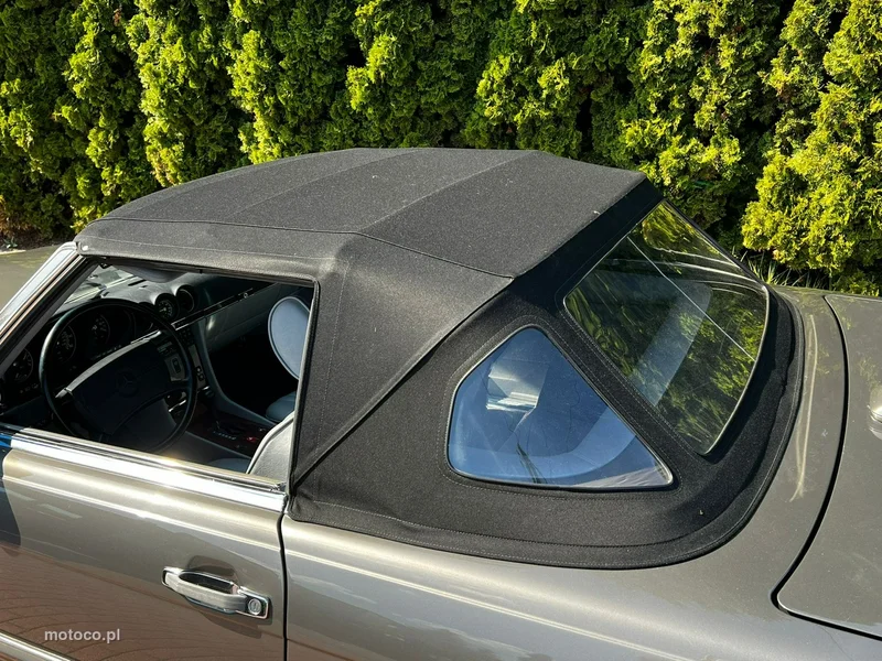 Mercedes-Benz SL R107 SL 560 20