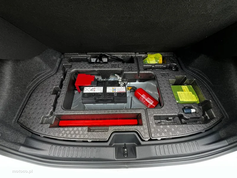 Toyota Yaris XP210 20