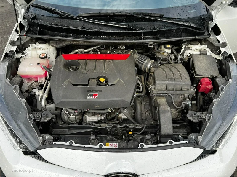 Toyota Yaris XP210 22