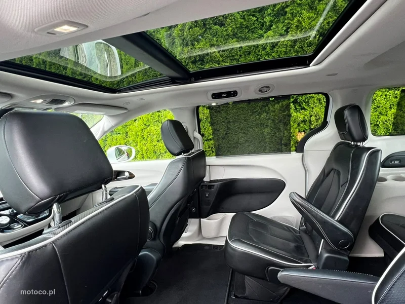 Chrysler Pacifica 13