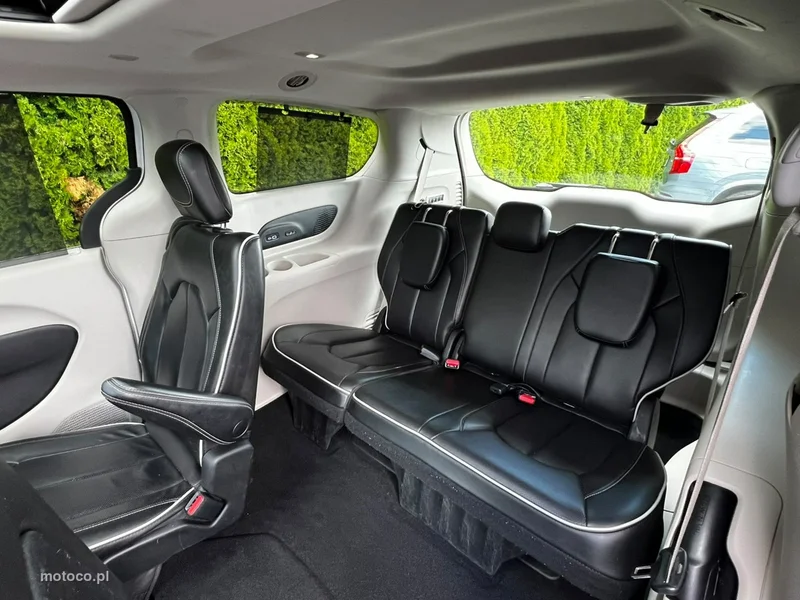 Chrysler Pacifica 14