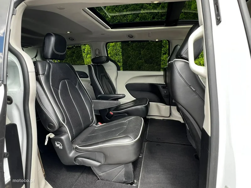 Chrysler Pacifica 17