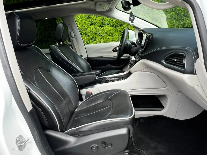 Chrysler Pacifica 18