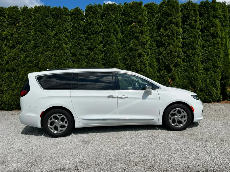 Chrysler Pacifica 29