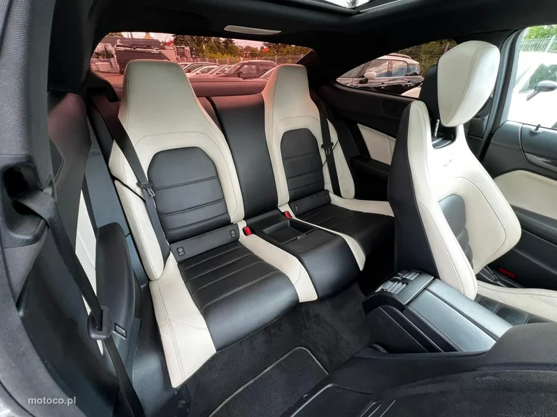 Mercedes-Benz Klasa C W204 C 63 AMG 18
