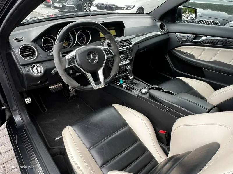 Mercedes-Benz Klasa C W204 C 63 AMG 10