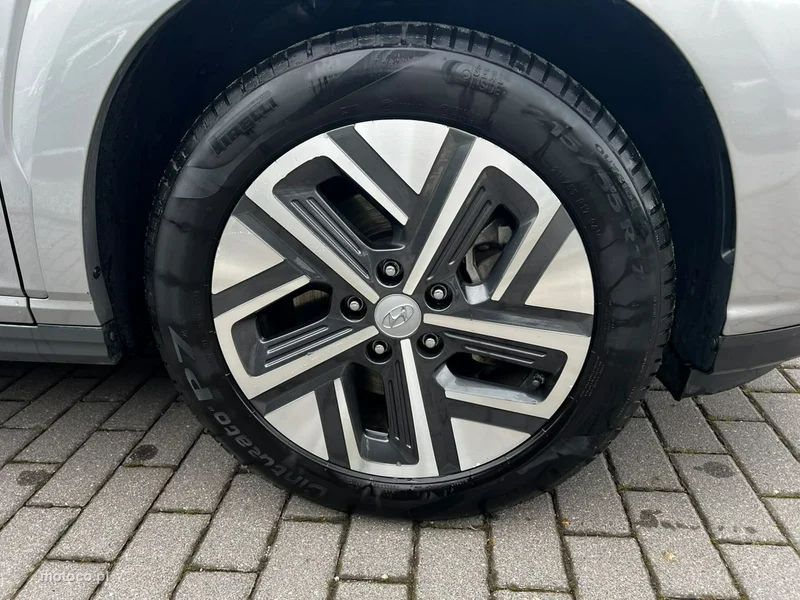 Hyundai KONA 4