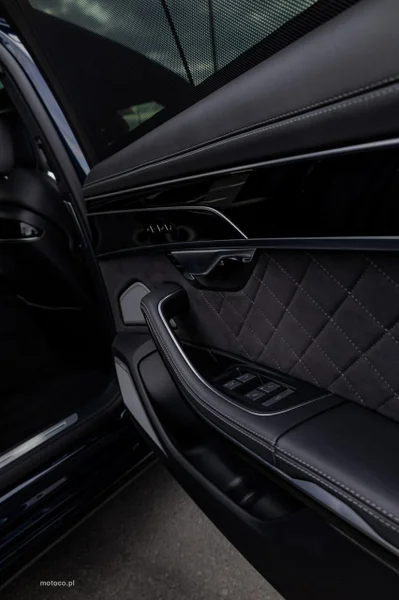 Audi S8 18