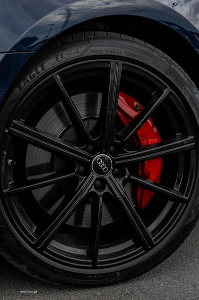 Audi S8 7